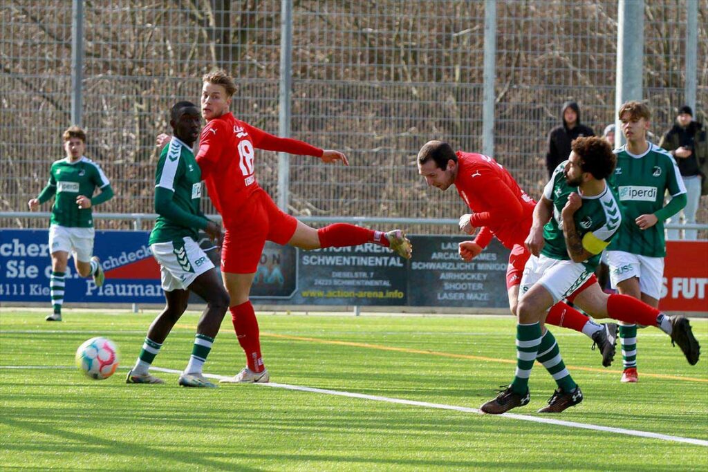 Lars Horstinger eröffnet energisch gegen den zöglichen Gustavo Melo den Torreigen mit dem 1:0. © 2023 Ismail Yesilyurt