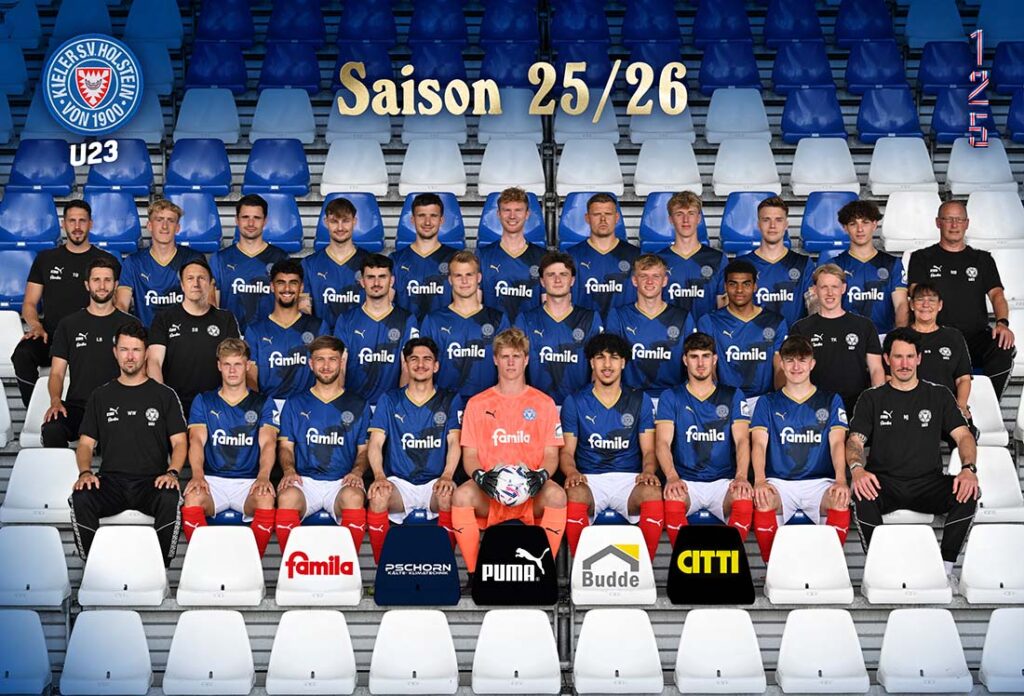 Teamfoto Holstein Kiel U23. © 2025 Holstein Kiel/Jungstörche Teamfoto Holstein Kiel U23. © 2025 Holstein Kiel/Jungstörche