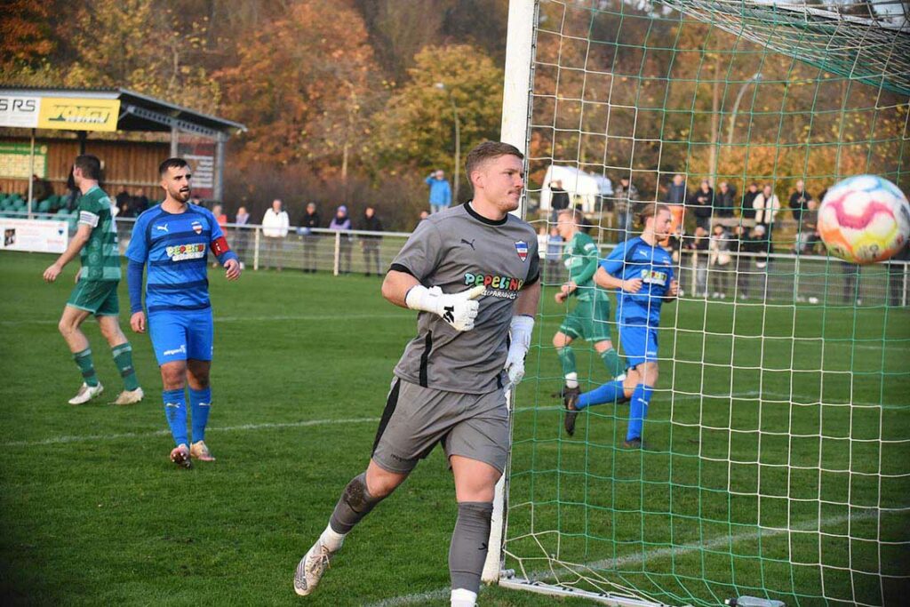 Nikolas Wulf (Inter Türkspor Kiel) musste keinen Ball aus dem Netz rausholen. © 2022 Olaf Wegerich