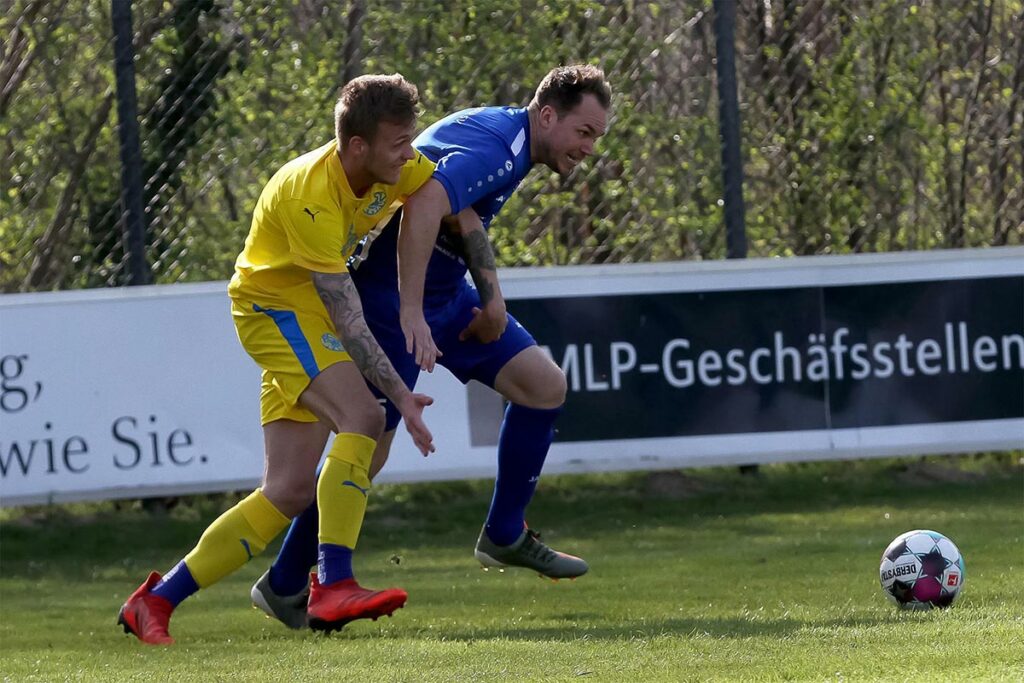 Spielführer Danny Heese (re., SG Dobersdorf-Probsteierhagen) und Hannes Rönnau ergänzen sich sehr gut. Spielführer Danny Heese (re., SG Dobersdorf-Probsteierhagen) und Hannes Rönnau ergänzen sich sehr gut. © Ismail Yesilyurt
