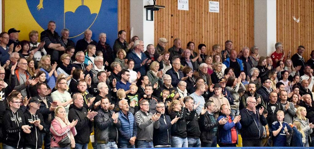 Standing Ovations von den Eider-Fans. © 2023 Olaf Wegerich Standing Ovations von den Eider-Fans. © 2023 Olaf Wegerich