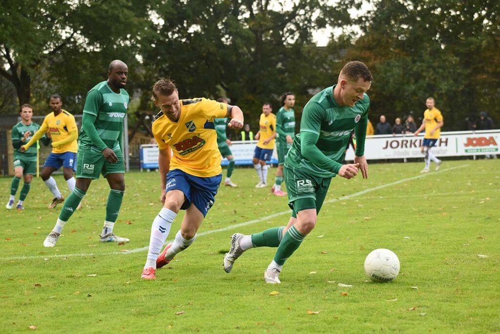 Janek Sternberg (Todesfelde) gegen Marvin Ehlert (PSV). © 2025 Olaf Wegerich Janek Sternberg (Todesfelde) gegen Marvin Ehlert (PSV). © 2025 Olaf Wegerich