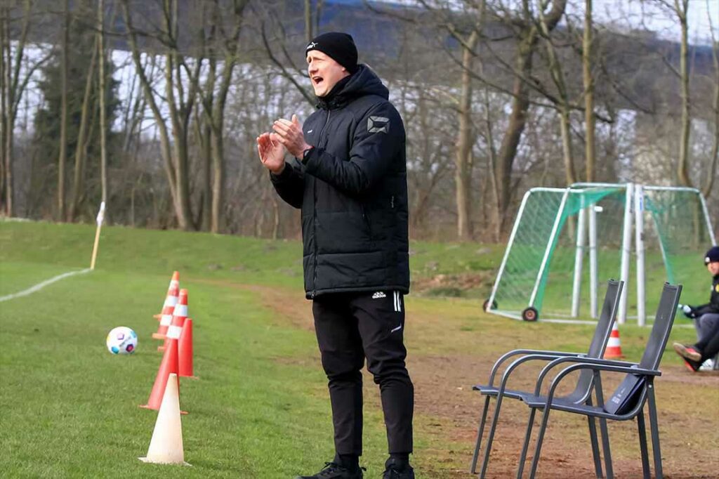 Cheftrainer Sören Warnick führte den SC Rönnau wie angesagt in die Landesliga. © 2024 Ismail Yesilyurt Cheftrainer Sören Warnick führte den SC Rönnau wie angesagt in die Landesliga. © 2024 Ismail Yesilyurt