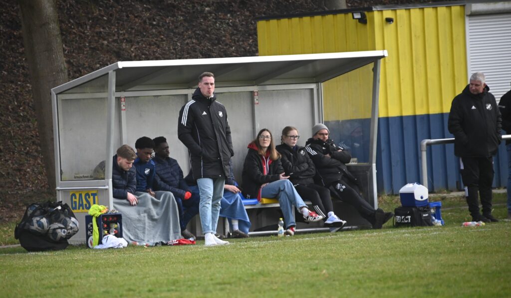Tim Marvin Meyer hat als neuer sportlicher Leiter beim TUS in der Winterpause einiges bewegt. © 2026 Olaf Wegerich