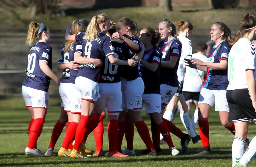 Für die Frauen von Holstein Kiel gab es in der Saison 2021-22 viele Gründe zur Freude. Für die Frauen von Holstein Kiel gab es in der Saison 2021-22 viele Gründe zur Freude.