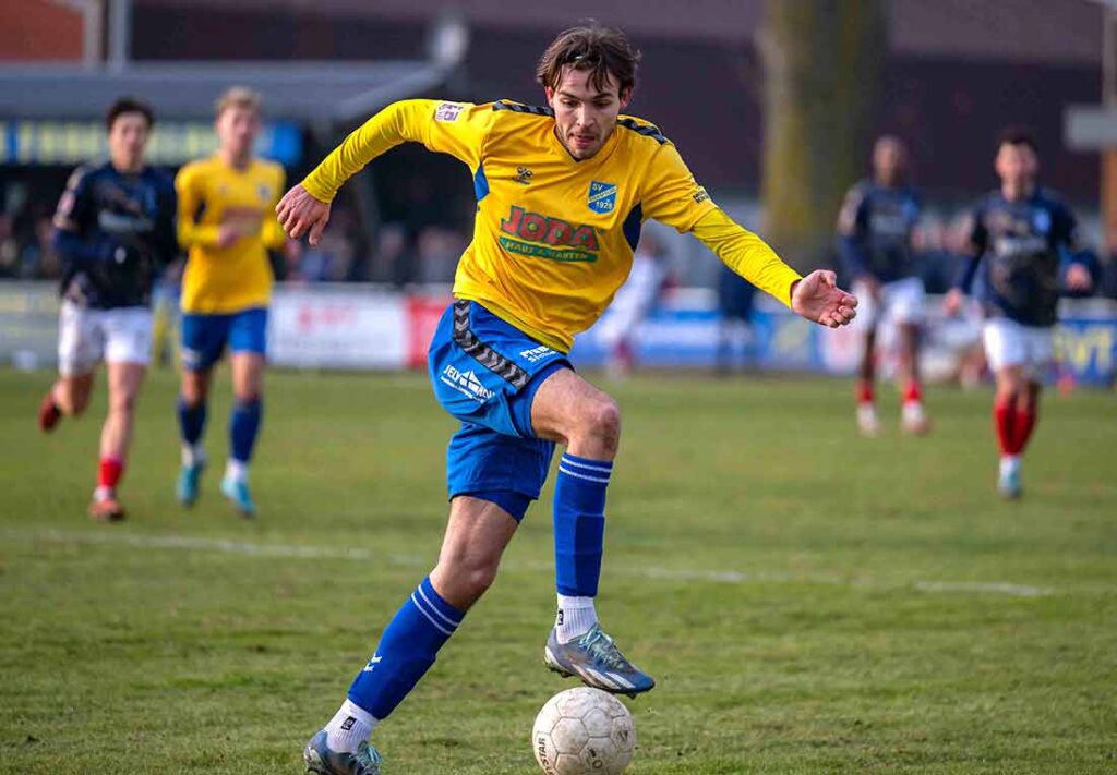 Max Musci hat für den SV Todesfelde die einzige Torannäherung in der zweiten Halbzeit.. © 2025 Volker Schlichting