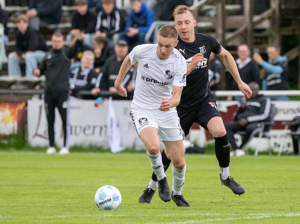 Marvin Wolf (Heider SV) traf zum 3:0 beim 5:0-Hinspielerfolg. © 2025 Volker Schlichting Marvin Wolf (Heider SV) traf zum 3-0 beim 5-0-Hinspielerfolg. © 2025 Volker Schlichting