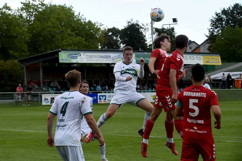 Es folgt der Kopfballaufsetzer von Timo Barendt, der FCD-Keeper Daniel Marco zu einer Glanzparade zwingt. © 2023 Olaf Wegerich