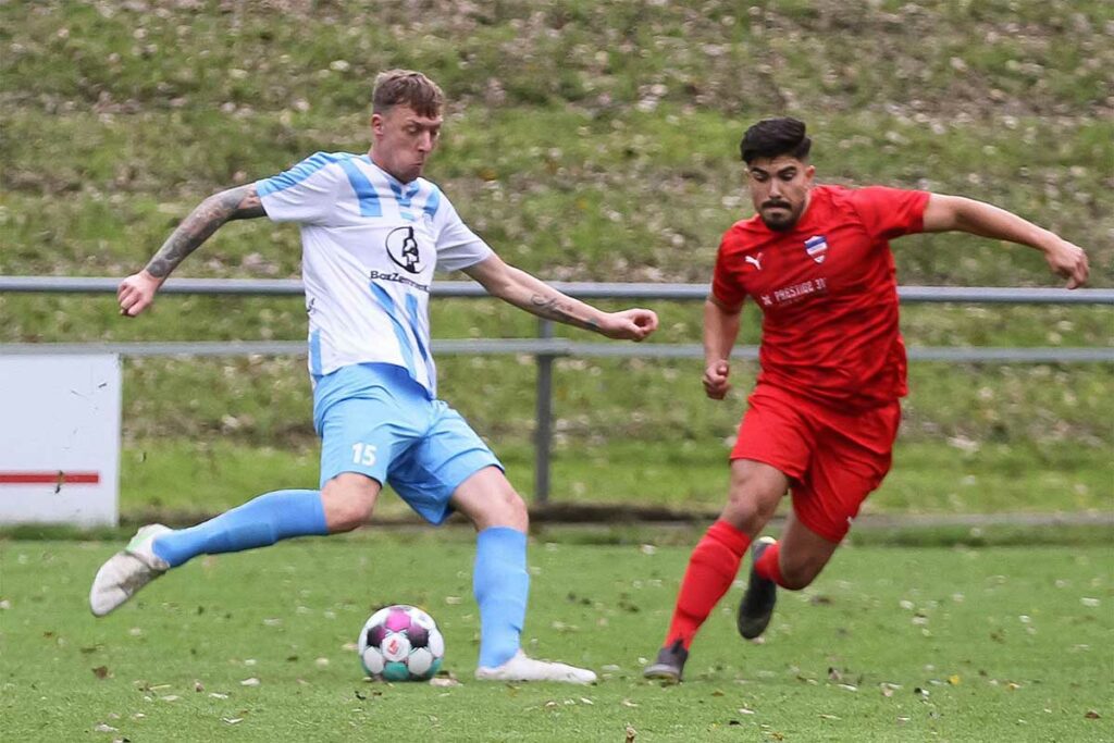 VfB-Torjäger Marc Zeller (li.) brachte den VfB Kiel mit 1:0 in Front. © 2021 Ismail Yesilyurt VfB-Torjäger Marc Zeller (li.) erzielte mit einem schönen Freistoss sein 25. Saisontor. Ismail Yesilyurt