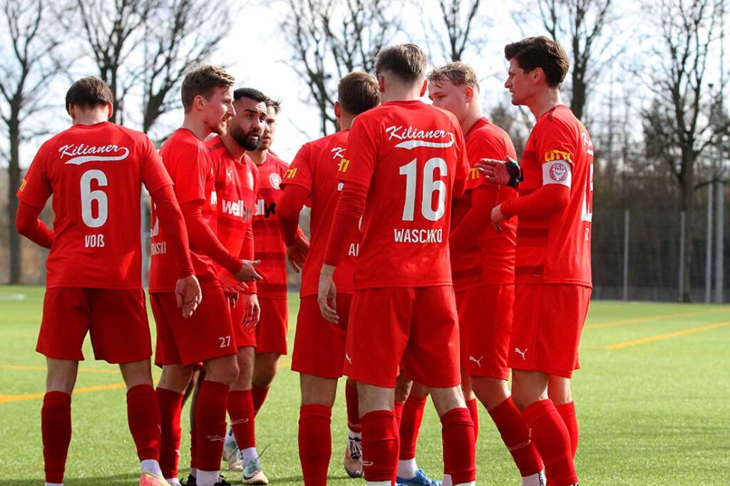 Der 18. Sieg im 23. Spiel wird es für Kilia Kiel beim Underdog VfB Lübeck nicht. Zum 6. Remis in dieser Saison reicht es.  © 2025 Ismail Yesilyurt