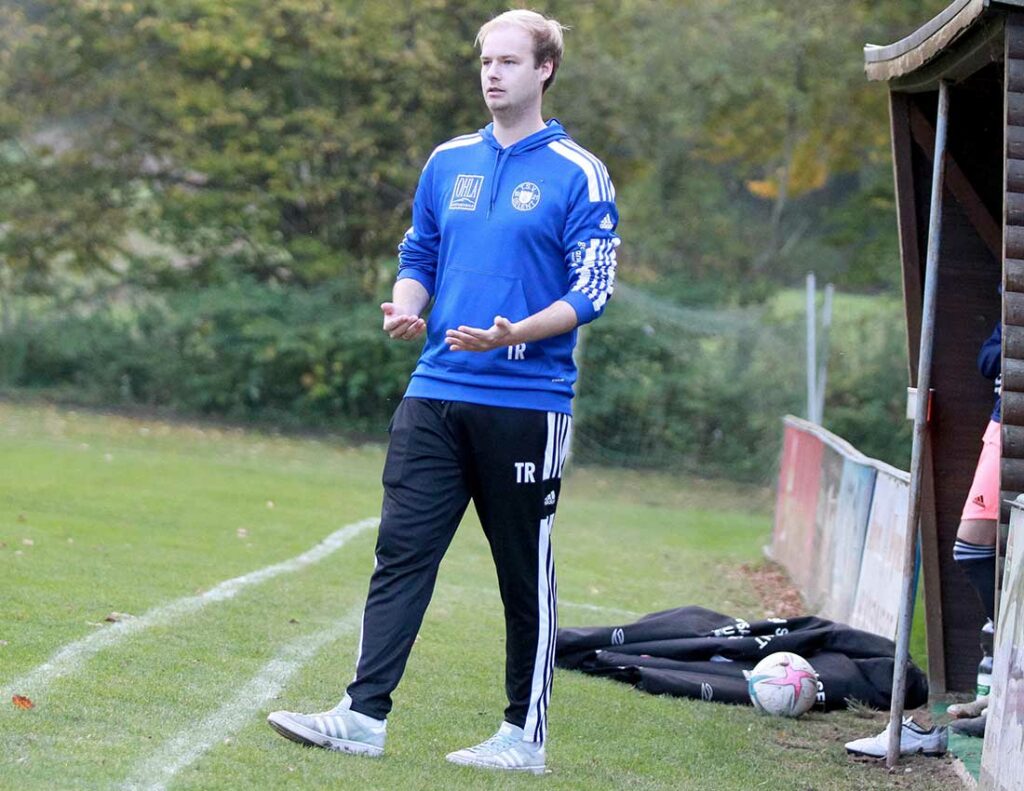 Da half auch kein Beten - Selents Coach Simon Wobken erteilte seinem Team die Absolution. Der Einsatz stimmte. © 2022 Ismail Yesilyurt
