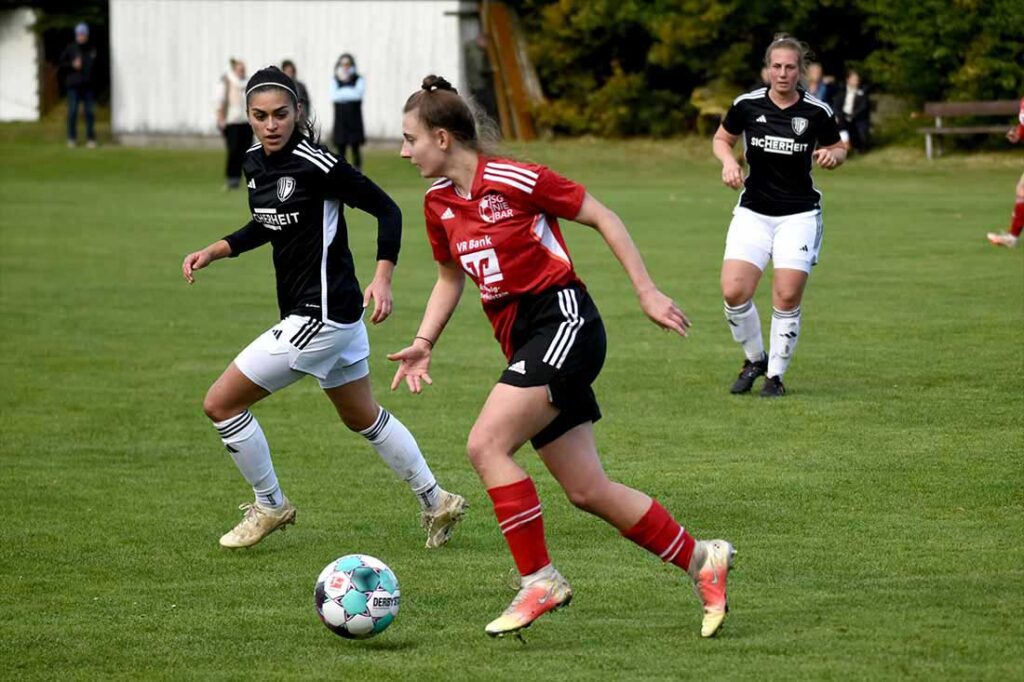 Jessica Grewe (RS Kiel) gegen Nathalie Otto (SG NieBar). © 2024 Olaf Wegerich Jessica Grewe (RS Kiel) gegen Nathalie Otto (SG NieBar). © 2024 Olaf Wegerich