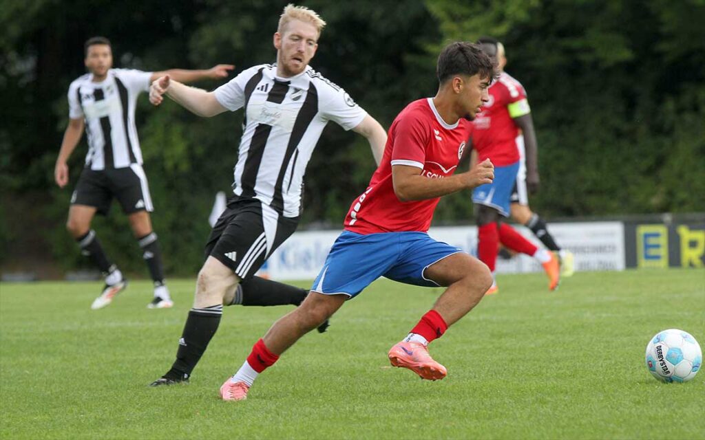 Salaeh Beko (Husumer SV) und Mitspieler verschenkten wieder zwei Punkte. © 2026 Ismail Yesilyurt Salaeh Beko (Husumer SV) und Mitspieler verschenkten wieder zwei Punkte. © 2026 Ismail Yesilyurt