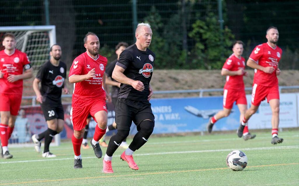 Igor Vitiuk (Kilia Kiel II) erhöhte noch vor der Pause auf 2-0. © 2026 Ismail Yesilyurt Igor Vitiuk (Kilia Kiel II) erhöhte noch vor der Pause auf 2-0. © 2026 Ismail Yesilyurt