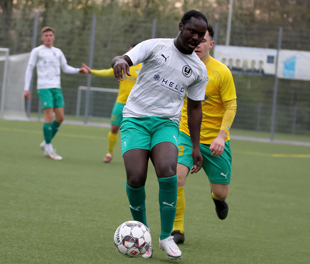 Moshood Adesanya Moshood Adesanya (TSV Klausdorf). Foto: Ismail Yesilyurt