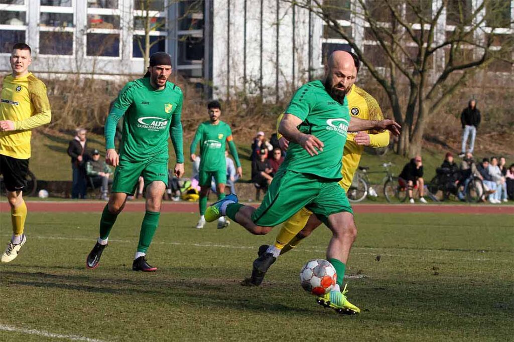 Mehmet Kaya (MED SV) übernimmt wieder als Spielertrainer. © 2025 Ismail Yesilyurt Mehmet Kaya (MED SV) übernimmt wieder als Spielertrainer. © 2025 Ismail Yesilyurt