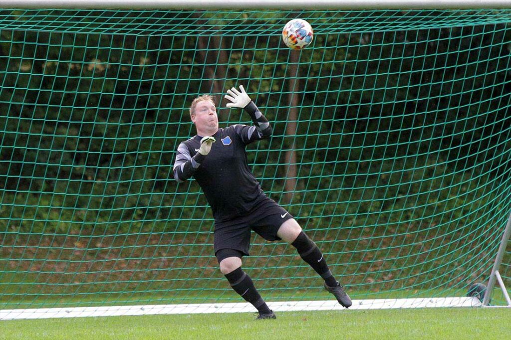 Rönnaus Keeper Jan-Hendrik Andre hatte gegen den TSV Selent nicht viel zu tun. © 2023 Ismail Yesilyurt Rönnaus Keeper Jan-Hendrik Andre hatte gegen den TSV Selent nicht viel zu tun. © 2023 Ismail Yesilyurt