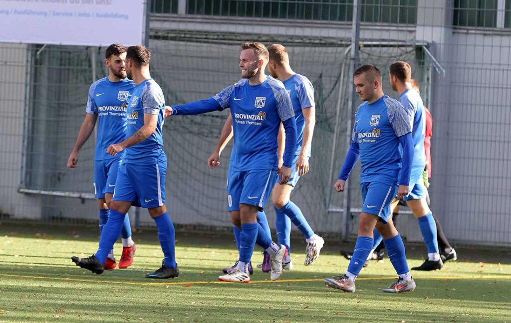 Die Saison des SV Dörpüm ist bisher eine Achterbahnfahrt mit großen Defensivschwächen. © 2024 Ismail Yesilyurt Der SV Dörpum hatte gut lachen gegen Spitzenreiter Inter Türkspor Kiel. © 2024 Ismail Yesilyurt