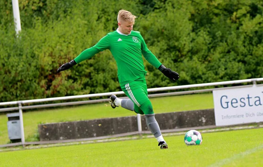 Keeper Julian Grotzky (TSV Altenholz) durfte sich auf eine konsequente Arbeit seiner Vorderleute verlassen - die Null blieb bis zum Ende (Archivfoto). © 2022 Ismail Yesilyurt