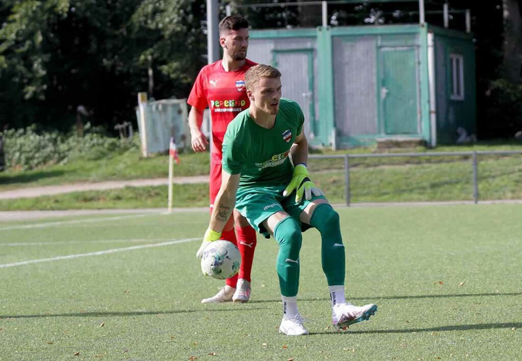 Der Traumschuss von Marcel Nagel war für Inter-Keeper Tilman Körtzinger unhaltbar. © 2023 Ismail Yesilyurt Den Traumschuss von Marcel Nagel war für Inter-Keeper Tilman Körtzinger unhaltbar. © 2023 Ismail Yesilyurt