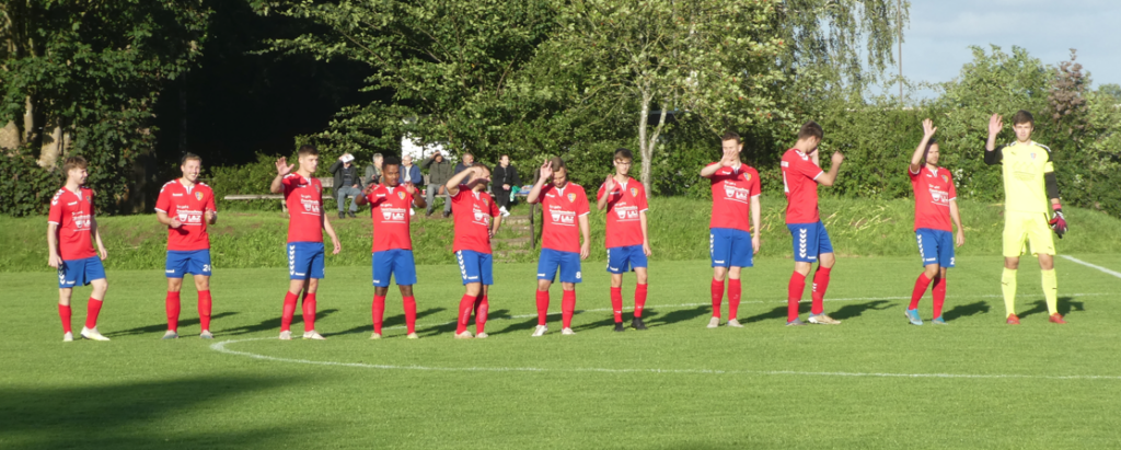 Das Team der FSG Saxonia vor den Anpfiff. © 2023 Lothar Rath Das Team der FSG Saxonia vor den Anpfiff. © 2023 Lothar Rath