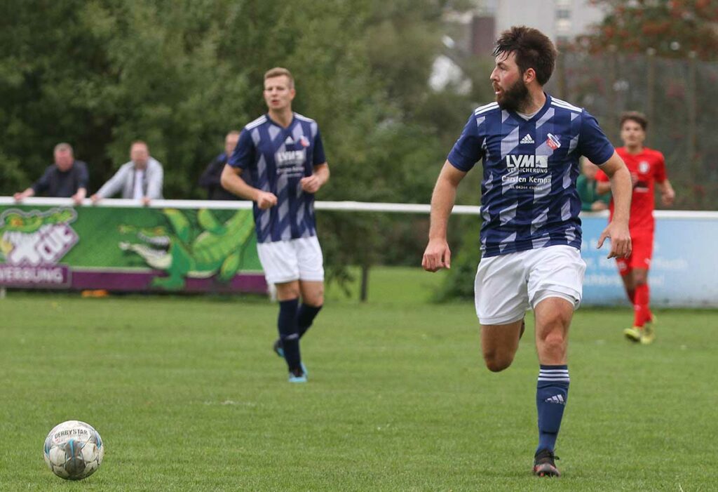 Steins Lukas Nickel ist mit seiner Schnelligkeit ein guter Linksverteidiger. Steins Lukas Nickel ist mit seiner Schnelligkeit ein guter Linksverteidiger. © Ismail Yesilyurt