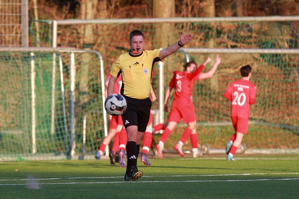 1:0 für Inter Türkspor Kiel. Schiedsrichter Moritz Bern zeigte zur Mitte. © 2026 Ismail Yesilyurt 1-0 für Inter Türkspor Kiel. Schiedsrichter Moritz Bern zeigte zur Mitte. © 2026 Ismail Yesilyurt