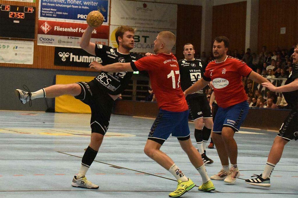 Jannik Oettershagen (li., Eider Harde) gegen Felix Stiller (HSG Schülp WR RD, Archivfoto). © 2022 Olaf Wegerich Jannik Oettershagen (li., Eider Harde) gegen Felix Stiller (HSG Schülp WR RD, Archivfoto). © 2022 Olaf Wegerich