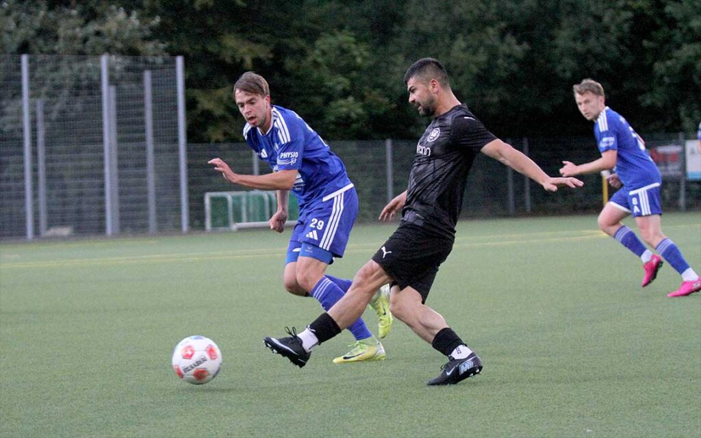 Driton Gashi (TSV Klausdorf) leitet einen Angriff ein. © 2026 Ismail Yesilyurt Driton Gashi (TSV Klausdorf) leitet einen Angriff ein. © 2026 Ismail Yesilyurt