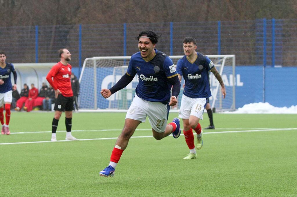 Islam Matene (Holstein Kiel II) hatte das 1:0 auf dem Fuß. © 2026 Ismail Yesilyurt Islam Matene (Holstein Kiel II) nach seinem 2:0 gegen Kilia Kiel. © 2026 Ismail Yesilyurt