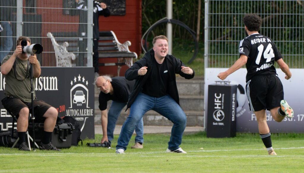 Extase pur – Hannes Nissen und Anas Boukara. © 2026 Volker Schlichting Extase pur - Hannes Nissen und Anas Boukara. © 2026 Volker SchlichtingExtase pur - Hannes Nissen und Anas Boukara. © 2026 Volker Schlichting