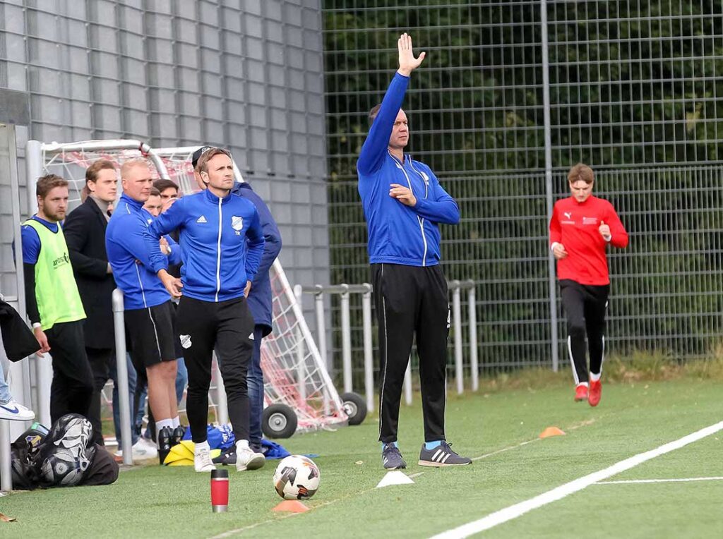 Chefcoach Guido Wieck und dem TuS Jevenstedt gelingt ein guter Auftakt in die Restsaison. © 2024 Ismail Yesilyurt