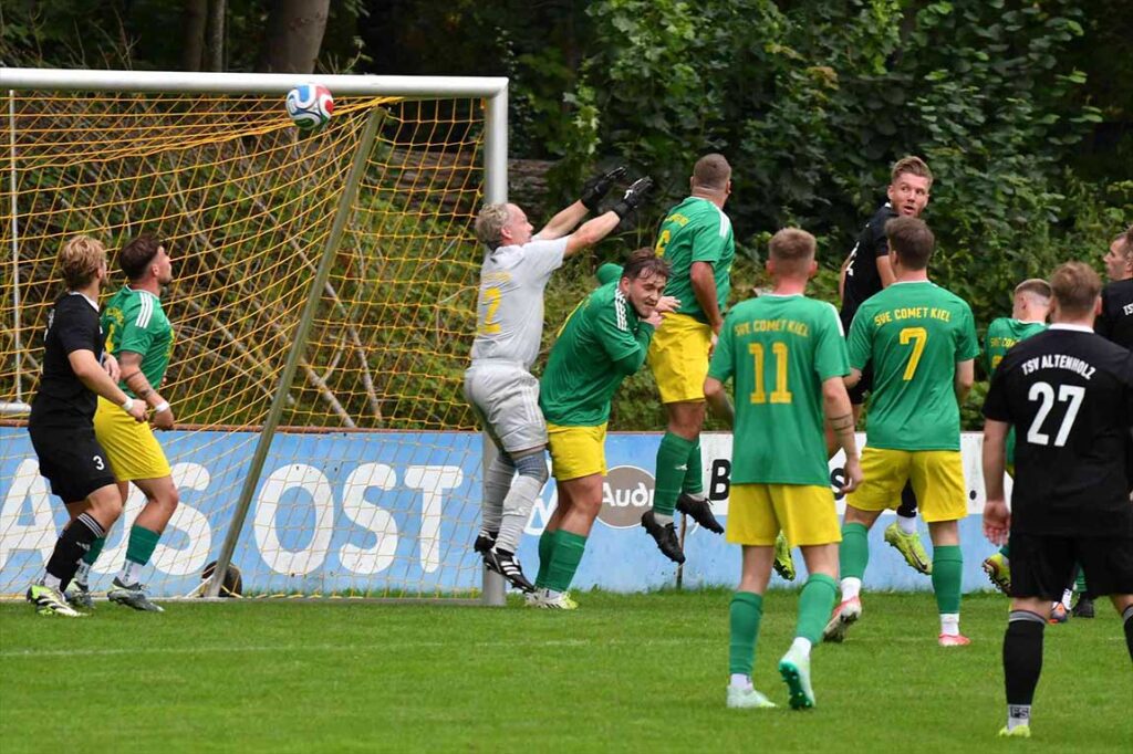 Das 1-0 für den TSV Altenholz durch Niklas Kessler beim SVE Comet Kiel. © 2026 Jörg Moritz Das 1-0 für den TSV Altenholz durch Niklas Kessler beim SVE Comet Kiel. © 2026 Jörg Moritz