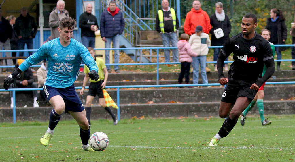 MTSV-Keeper Enno Beckmann traf zum 3:3 bei Comet Kiel – rechts Benjamin Petrick (Kilia Kiel). MTSV-Keeper Enno Beckmann traf zum 3:3 bei Comet Kiel - rechts Benjamin Petrick (Kilia Kiel). © Ismail Yesilyurt