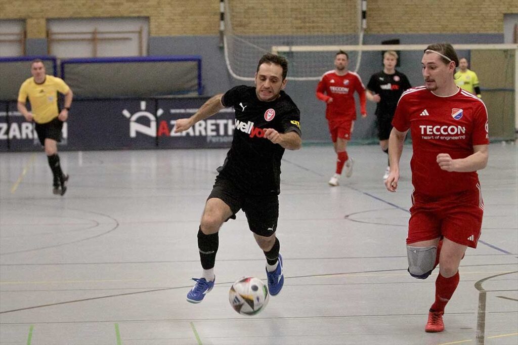 Ali Kalma (Kilia Kiel) gegen Tom Braesch (re., SpVg Eidertal Molfsee). © 2025 Ismail Yesilyurt Ali Kalma (Kilia Kiel) gegen Tom Braesch (re., SpVg Eidertal Molfsee). © 2025 Ismail Yesilyurt