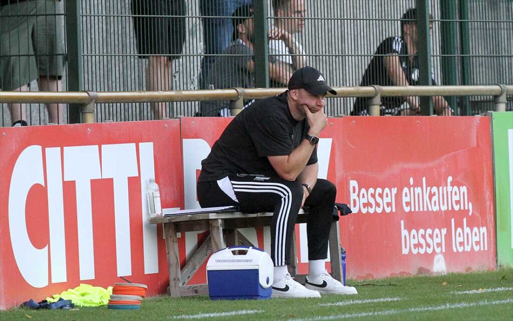 Was hat sich Trainer Leif Hahn (Heider SV) beim TSB Flensburg ausgedacht? © 2026 Ismail Yesilyurt Was hat sich Trainer Leif Hahn (Heider SV) beim TSB Flensburg ausgedacht? © 2026 Ismail Yesilyurt