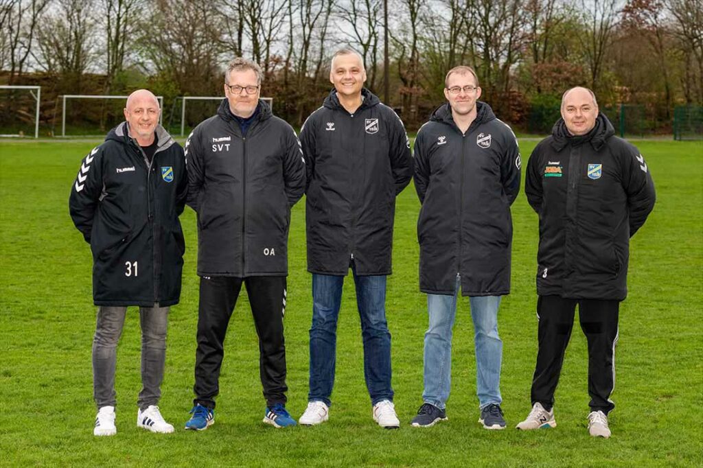 Die sportliche Leitung der Todesfelder U23. © 2024 Sönke Ehlers-SV Todesfelde Die sportliche Leitung der Todesfelder U23. © 2024 Sönke Ehlers-SV Todesfelde