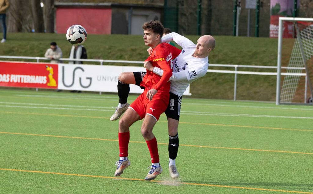 Griechisch-römisches Ringen zwischen Drilon Trepca (Kilia Kiel) und Steffen Neelsen (re., Heider SV). © 2025 Volker Schlichting