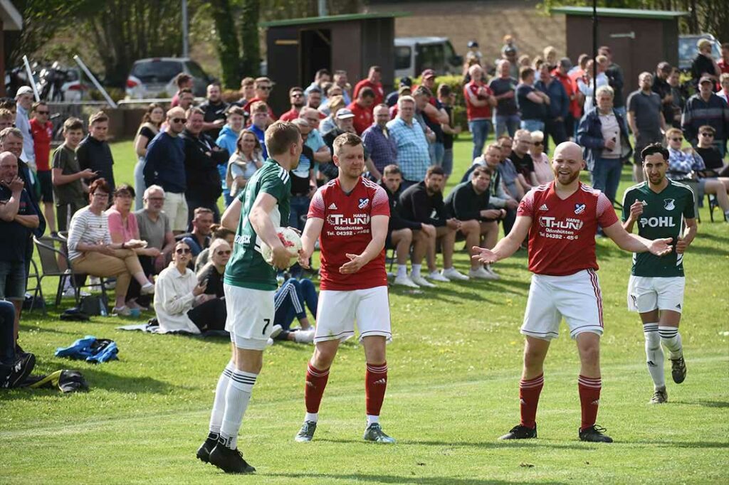 Wem gehört der Ball? © 2023 Olaf Wegerich