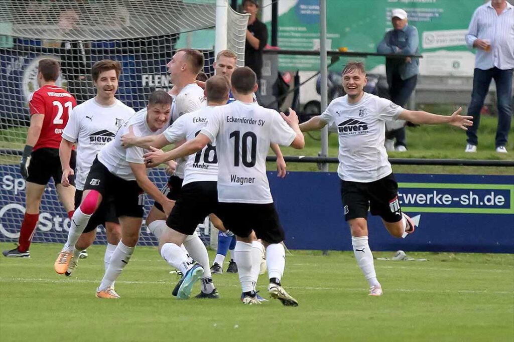 Darf der Eckernförder SV nach dem Kreispokal-Finale gegen Hohenwestedt jubeln? © 2024 Ismail Yesilyurt Darf der Eckernförder SV nach dem Kreispokal-Finale gegen Hohenwestedt jubeln. © 2024 Ismail Yesilyurt