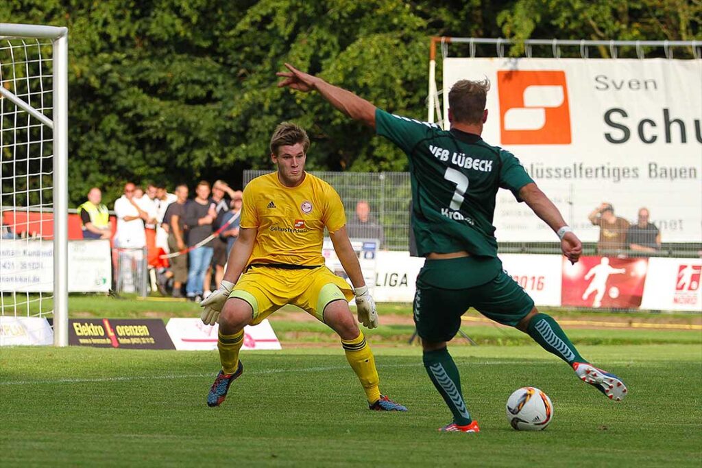 Chris Kröhert 2015/16 in der Regionalliga Nord gegen den VfB Lübeck. © Ismail Yesilyurt Chris Kröhert 2015/16 in der Regionalliga Nord gegen den VfB Lübeck. © Ismail Yesilyurt