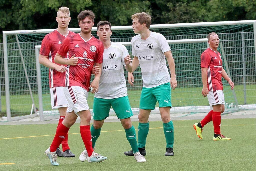Leon Petersen (2. v. l., Gettorfer SC) ist nun Berliner, links Torben Dahsel. © Ismail Yesilyurt