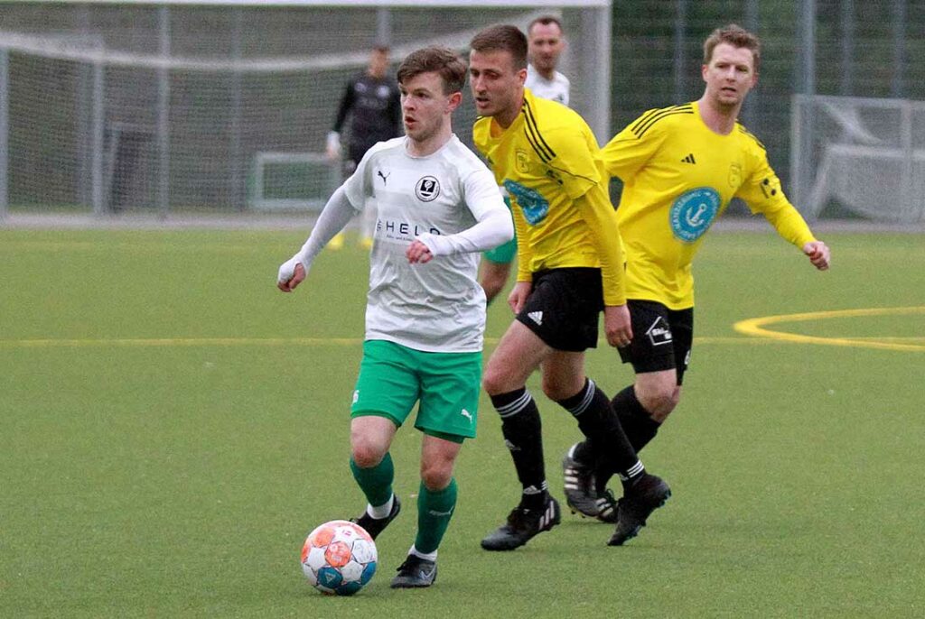 Jonas Hillmer (TSV Klausdorf) traf mit seinem ersten Saisontreffer zum 1:0. © 2023 Ismail Yesilyurt Jonas Hillmer (TSV Klausdorf) traf mit seinem ersten Saisontreffer zum 1:0. © 2023 Ismail Yesilyurt