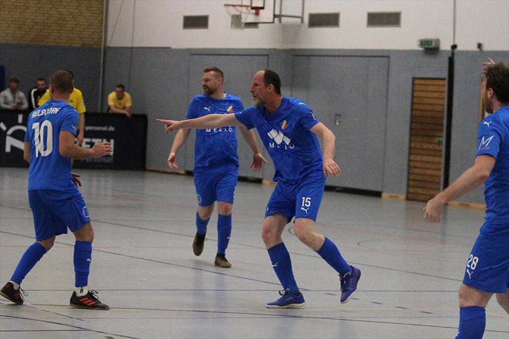 Voller Freude vom Traumtor euphorisiert – Bernd Westphal (TSV Melsdorf) nach seinem 2:1. © 2025 Ismail Yesilyurt Voller Freude vom Traumtor euphorisiert - Bernd Westphal (TSV Melsdorf) nach seinem 2:1. © 2025 Ismail Yesilyurt