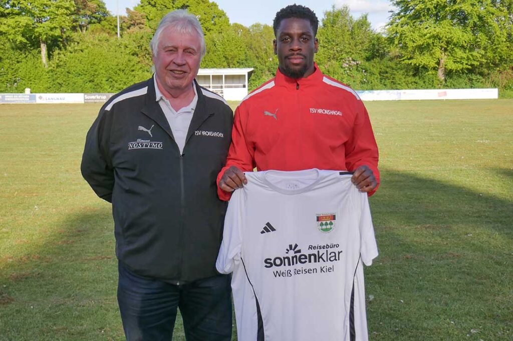 Teyi Lawson-Body und Jens Köhler (Sportlicher Leiter TSV Kronshagen). © 2026 TSV Kronshagen Teyi Lawson-Body und Jens Köhler (Sportlicher Leiter TSV Kronshagen). © 2026 TSV Kronshagen