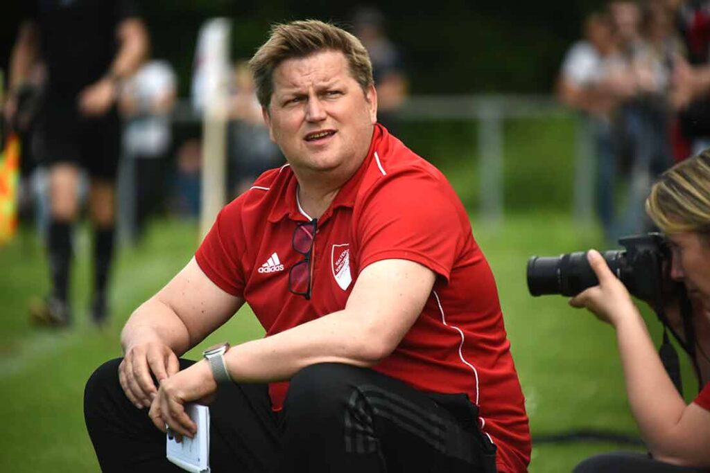 Großartiger Erfolg für Trainer Rene Sixt und seine Kaltenkirchener TS. © 2024 Olaf Wegerich Großartiger Erfolg für Trainer Rene Sixt und seine Kaltenkirchener TS. © 2024 Olaf Wegerich