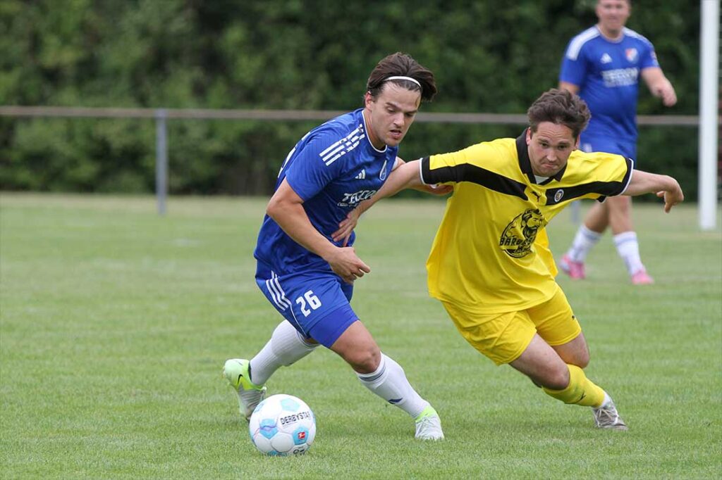Marco Wiegand (SpVg Eidertal Molfsee) gegen Eric Bamm (re., UT Kiel). © 2026 Ismail Yesilyurt Marco Wiegand (SpVg Eidertal Molfsee) gegen Eric Bamm (re., UT Kiel). © 2026 Ismail Yesilyurt