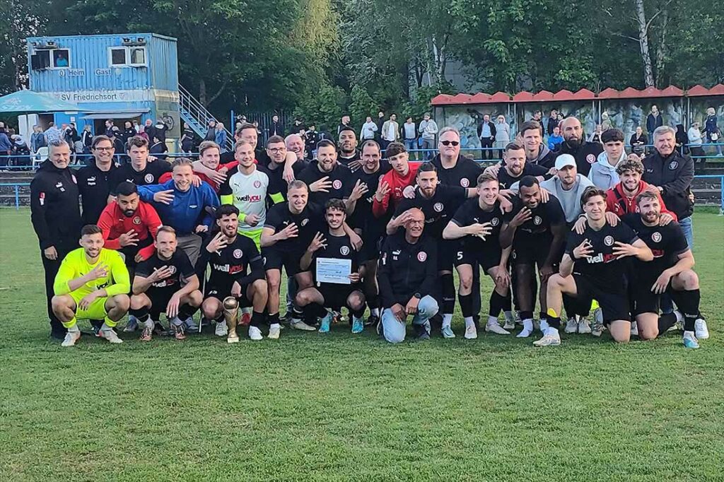 Kilia Kiel - Kreispokalsieger 2022/23. Die Spieler zeigen an, wie viel Mal hintereinander. © 2023 Ismail Yesilyurt