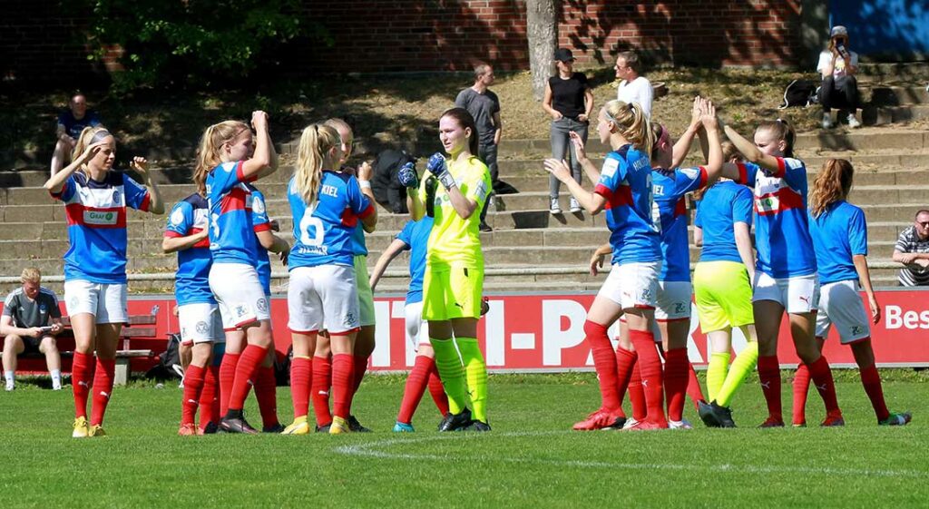 Im dritten Punktspiel sind die Frauen von Holstein Kiel unter Zugzwang. Ein Remis ist wohl zu wenig gegen St. Pauli. Quelle: Ismail Yesilyurt