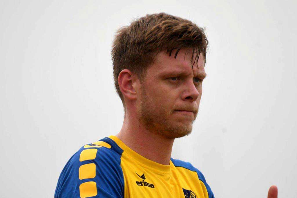 Spielführer Lukas Gersteuer (TuS Jevenstedt) bekommt zwei neue Mitspieler. © 2022 Olaf Wegerich